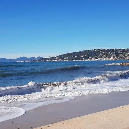 T2 Climatise A Proximite Immediate Des Plages De Les Pins Apartment *